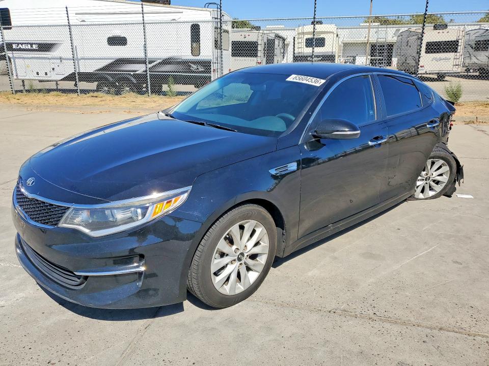 KIA OPTIMA 2018 with VIN 5XXGT4L30JG260384 - Photo from auction