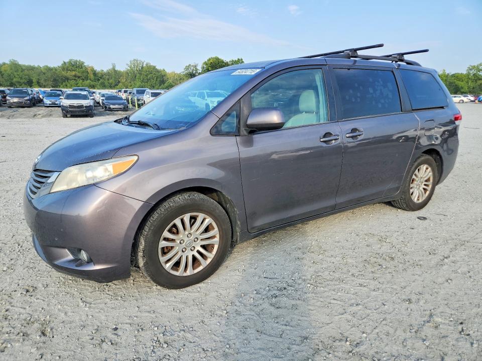 TOYOTA SIENNA 2013 with VIN 5TDYK3DC8DS399472 - Photo from auction