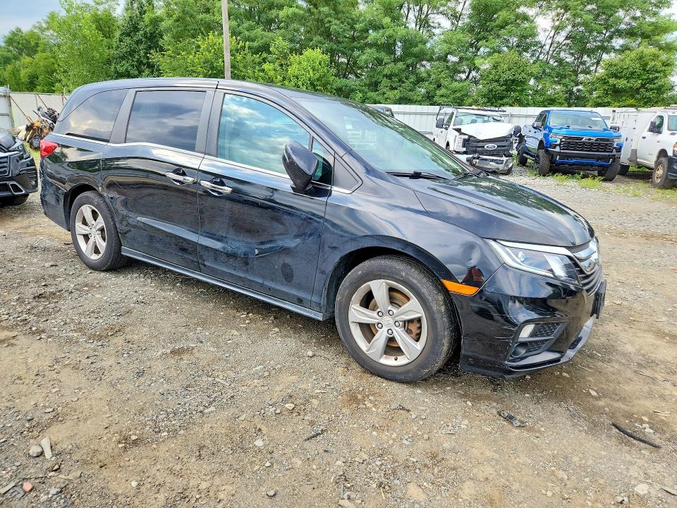 Photo 4 from auction – 2018 HONDA ODYSSEY with VIN 5FNRL6H79JB056279