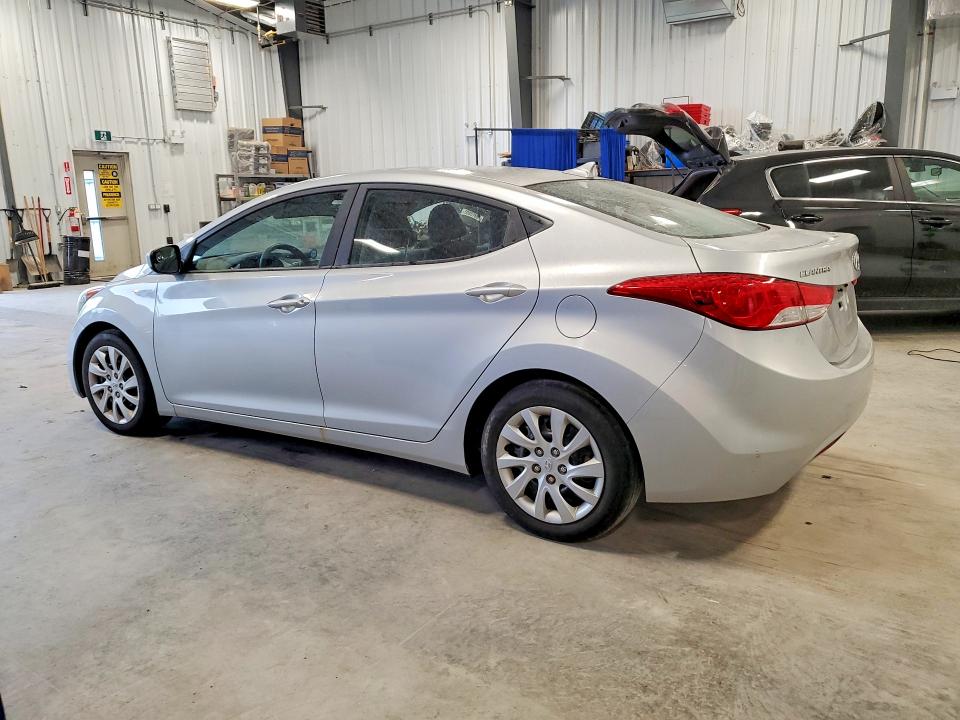 Photo 2 from auction – 2013 HYUNDAI ELANTRA with VIN 5NPDH4AE1DH282332