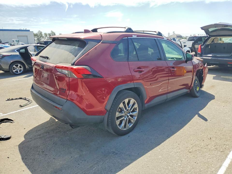 Zdjęcie 3 z aukcji – 2022 TOYOTA RAV4 z VIN 2T3A1RFV4NW328646