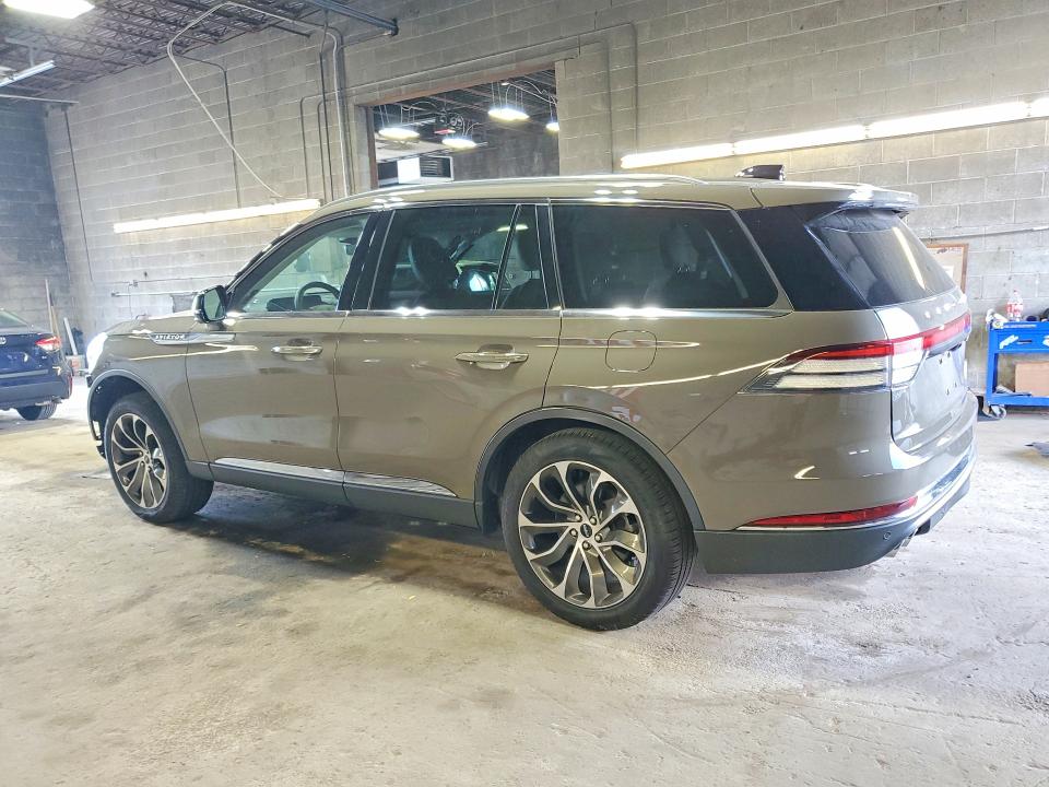 Photo 2 from auction – 2025 LINCOLN AVIATOR with VIN 5LM5J7XC3SGL20427