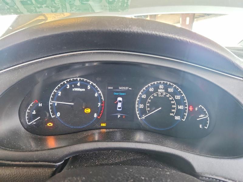 Photo 9 from auction – 2012 HYUNDAI GENESIS with VIN KMHGC4DD0CU153321