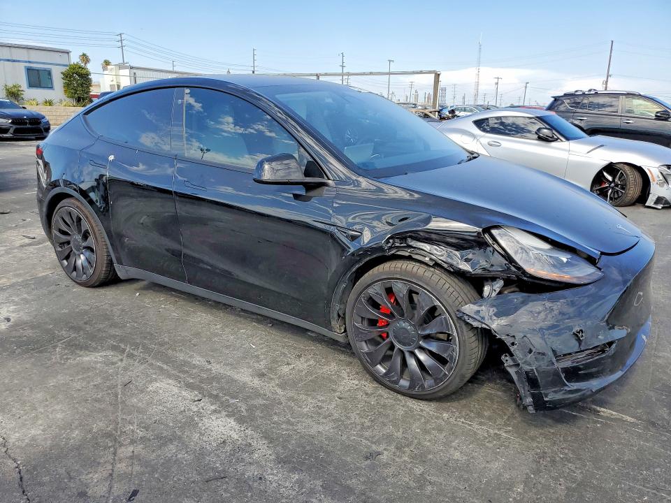 Photo 4 from auction – 2022 TESLA MODEL Y with VIN 7SAYGDEF9NF393673