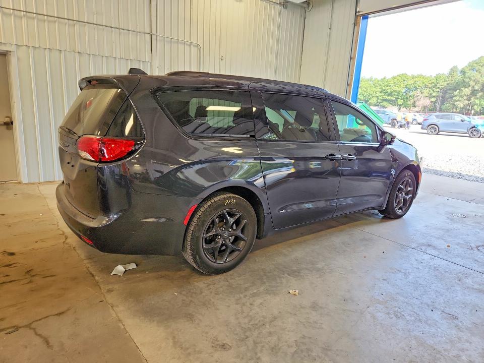 Photo 3 from auction – 2020 CHRYSLER PACIFICA with VIN 2C4RC1GGXLR116968