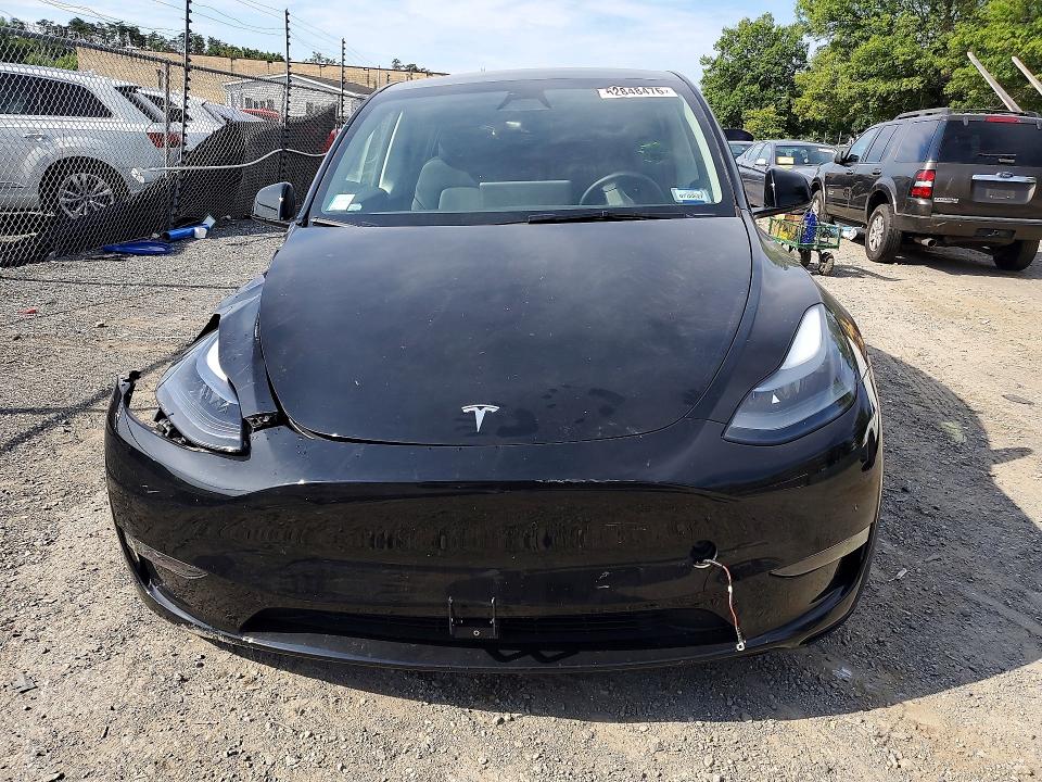 Снимка 5 от търг – 2024 TESLA MODEL Y с VIN 7SAYGDEE2RF201619