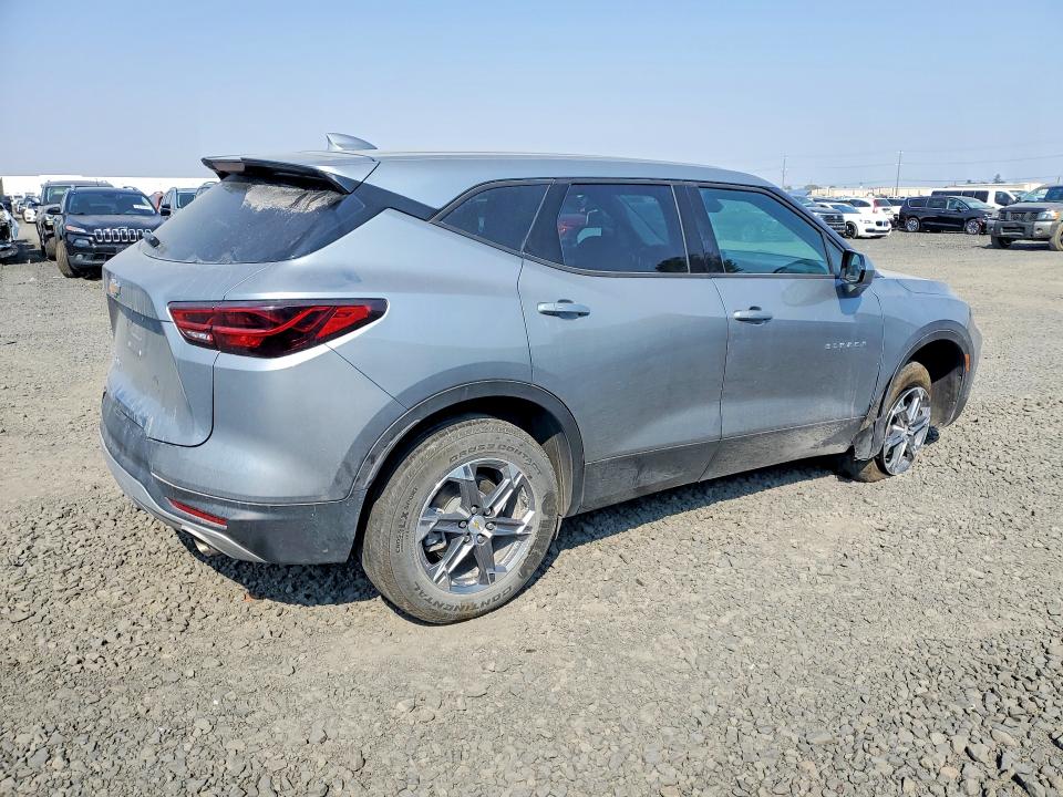 Photo 3 from auction – 2025 CHEVROLET BLAZER with VIN 3GNKBHR42SS243299