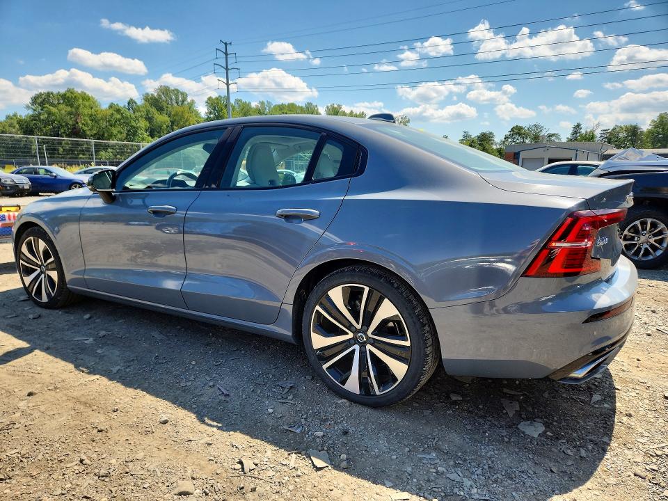 Foto 2 de la subasta – 2022 VOLVO S60 con VIN 7JRL12TZ1NG165216