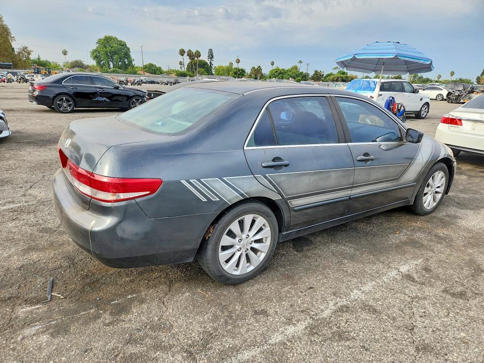 Photo 3 from auction – 2004 HONDA ACCORD with VIN JHMCM563X4C010859
