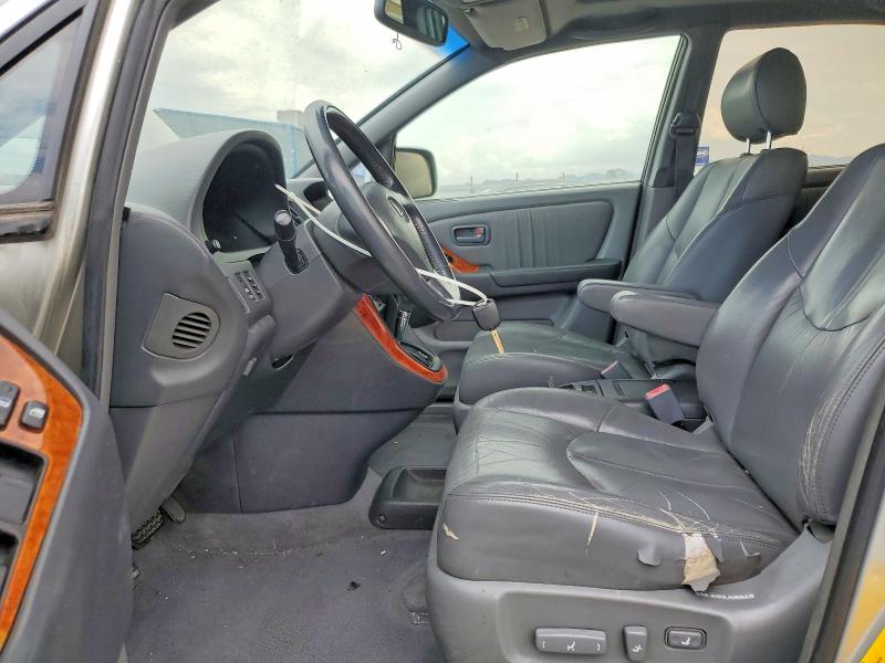 Photo 7 from auction – 2000 LEXUS RX with VIN JT6HF10U7Y0137563
