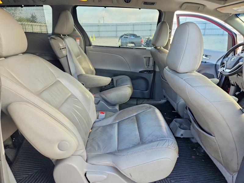Photo 11 from auction – 2016 TOYOTA SIENNA with VIN 5TDYK3DC7GS756788