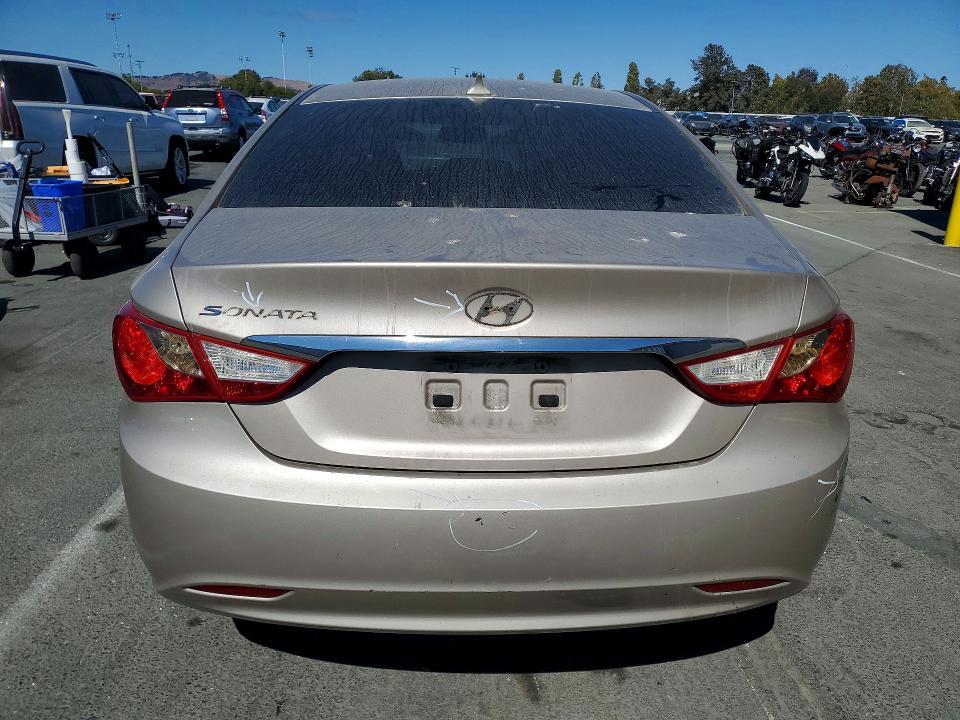 Photo 6 from auction – 2012 HYUNDAI SONATA with VIN 5NPEB4AC6CH320317