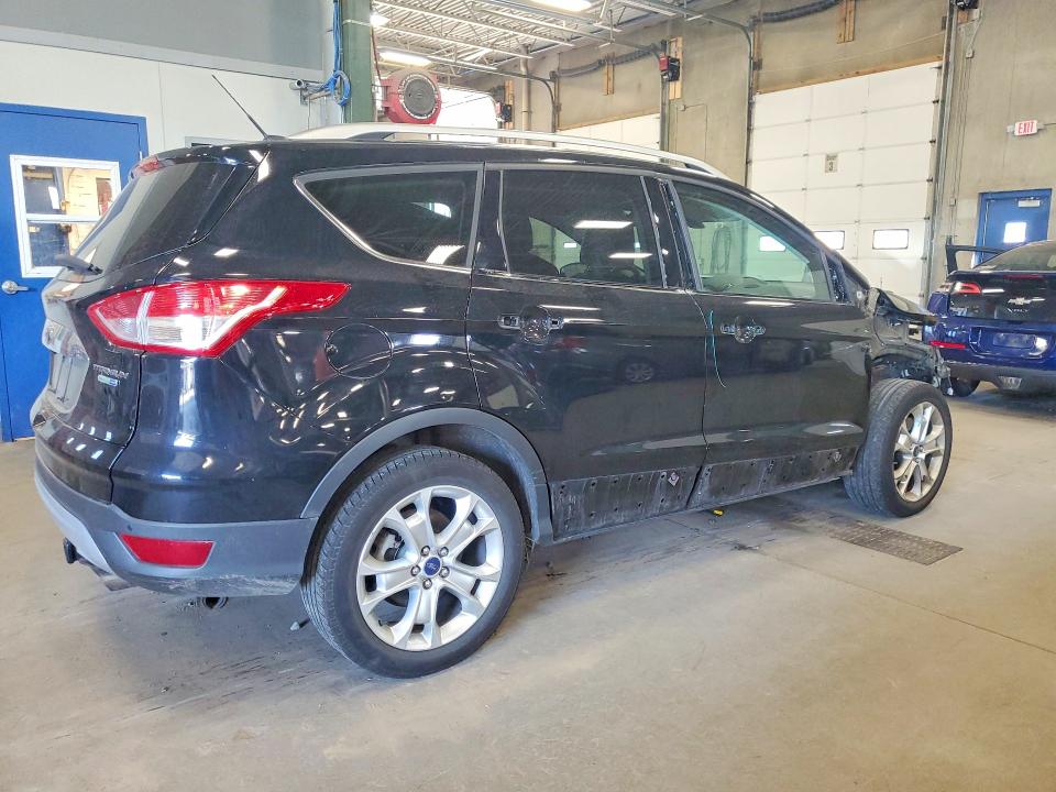 Photo 3 from auction – 2016 FORD ESCAPE with VIN 1FMCU9JX7GUC43238