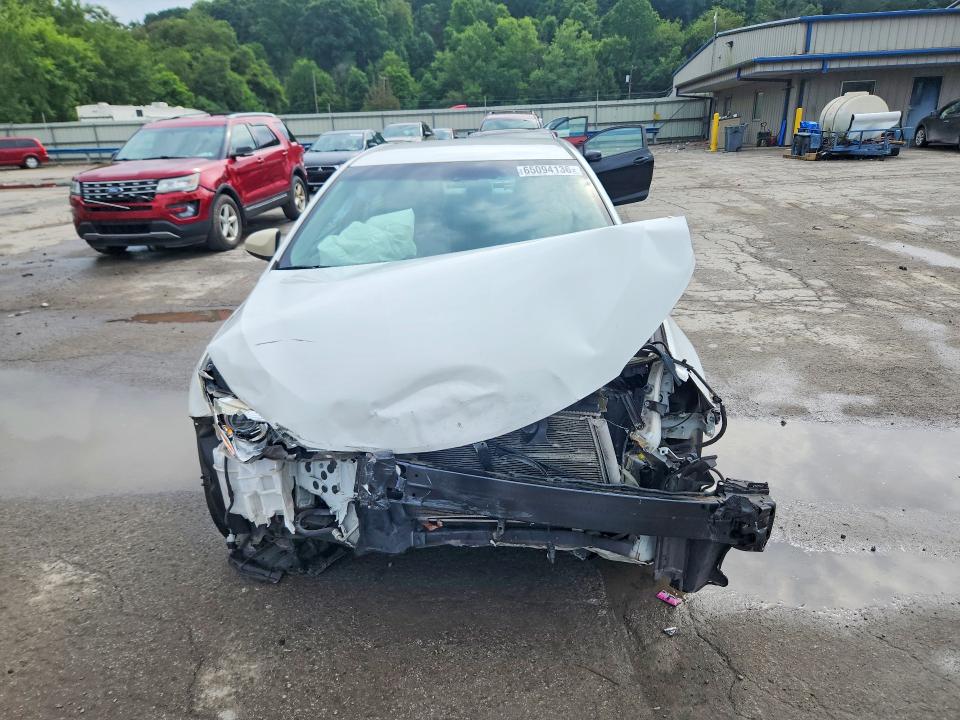 Photo 5 from auction – 2016 TOYOTA CAMRY with VIN 4T4BF1FK8GR583766