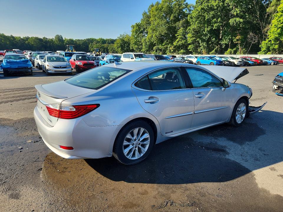 Photo 3 from auction – 2013 LEXUS ES with VIN JTHBW1GG5D2017658
