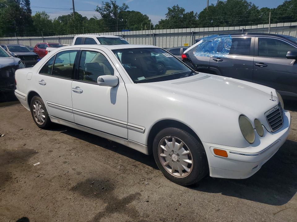 Photo 4 from auction – 2000 MERCEDES-BENZ E with VIN WDBJF65J3YB131364
