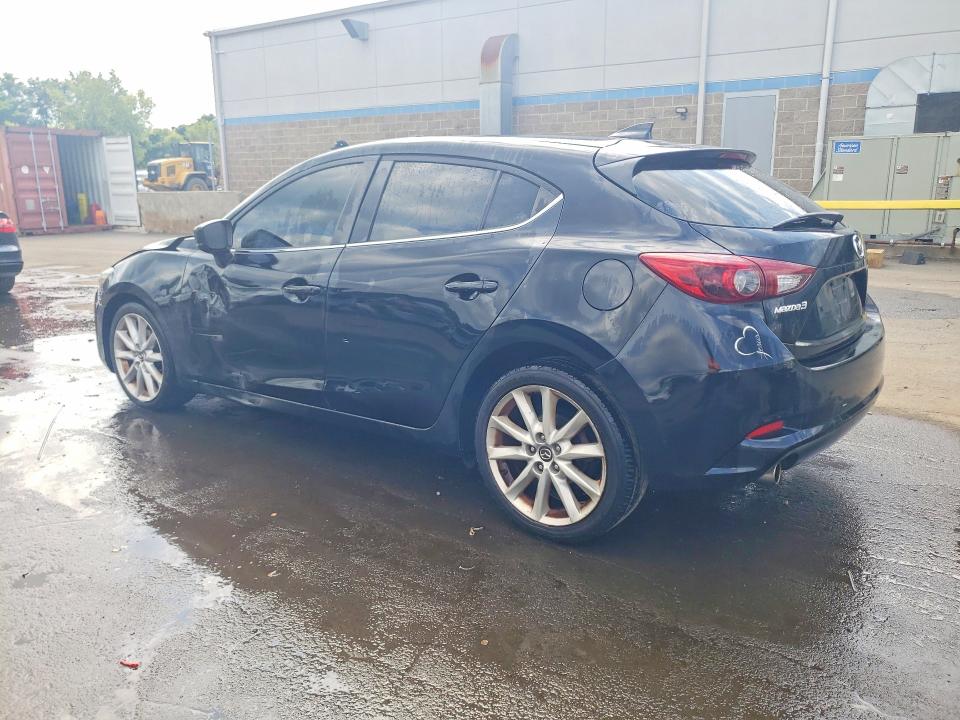 Фото 2 с аукциона – 2017 MAZDA 3 с VIN 3MZBN1M33HM142269