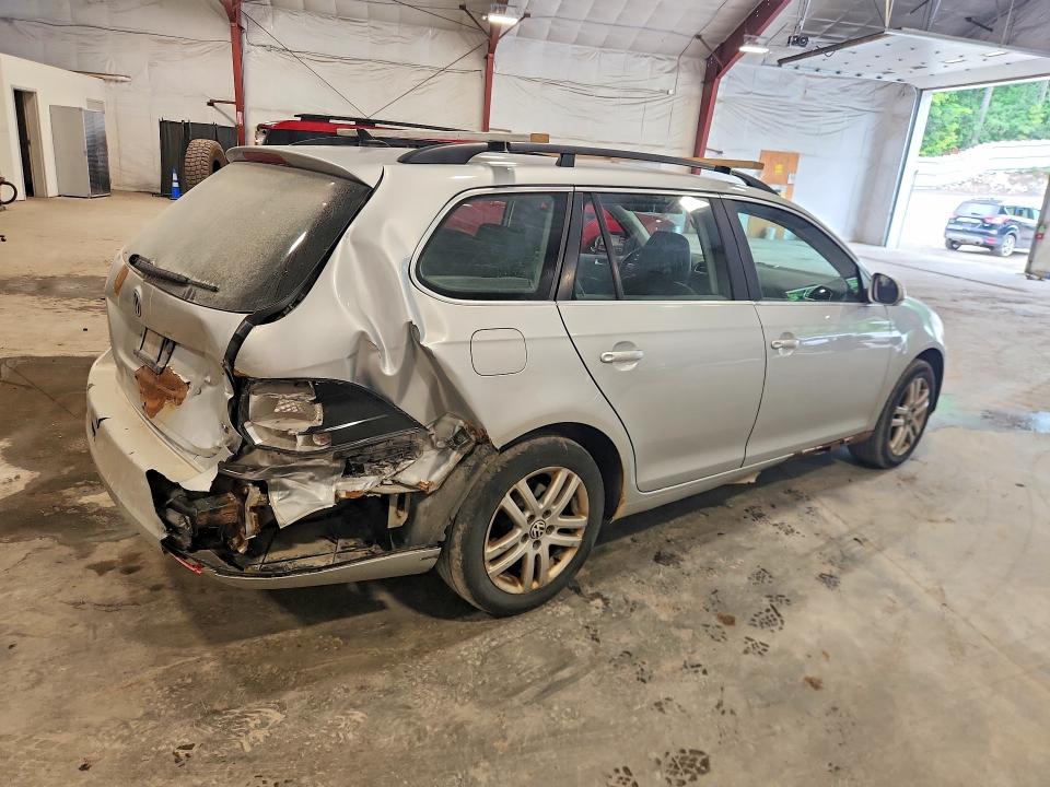 Photo 3 from auction – 2014 VOLKSWAGEN JETTA with VIN 3VWML7AJ9EM606374
