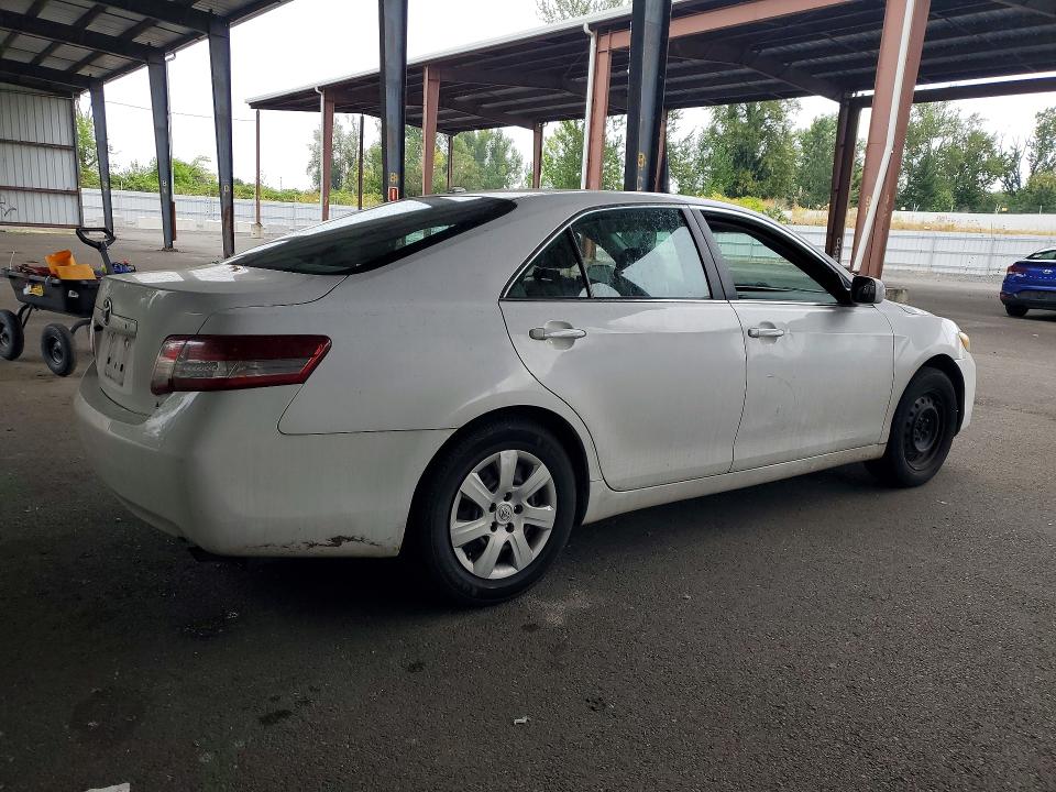 Photo 3 from auction – 2011 TOYOTA CAMRY with VIN 4T4BF3EK2BR174216