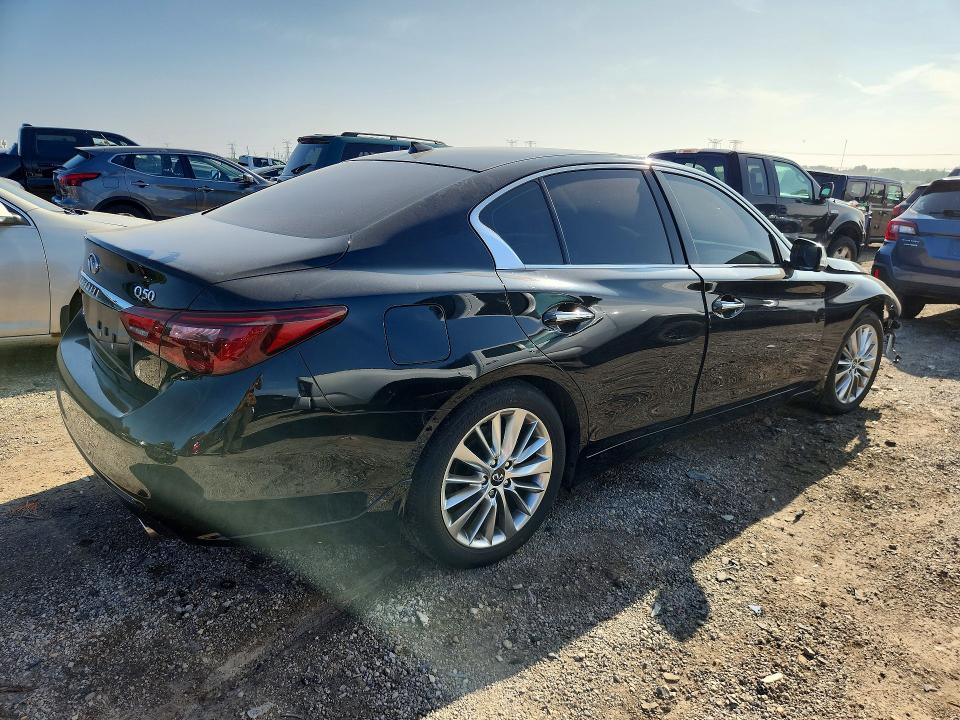 Photo 3 from auction – 2023 INFINITI Q50 with VIN JN1EV7BR9PM542053