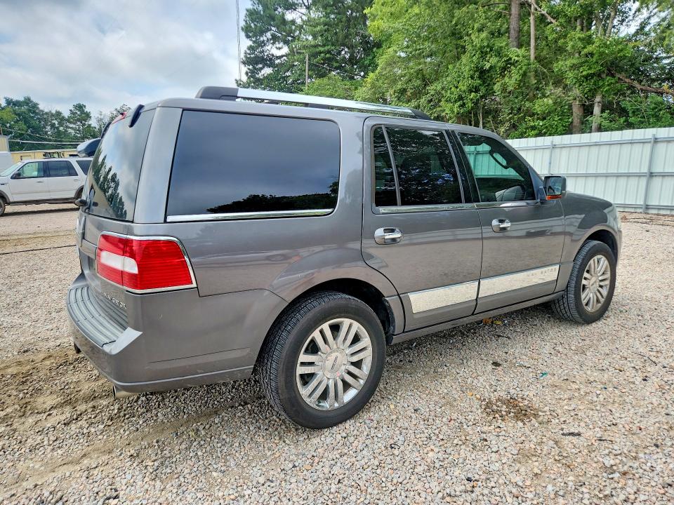 Photo 3 from auction – 2010 LINCOLN NAVIGATOR with VIN 5LMJJ2J55AEJ04472
