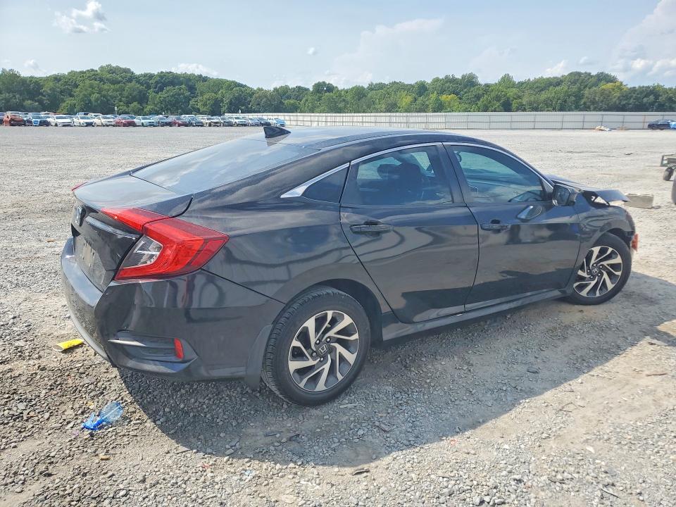 Photo 3 from auction – 2017 HONDA CIVIC with VIN 19XFC2F75HE019812
