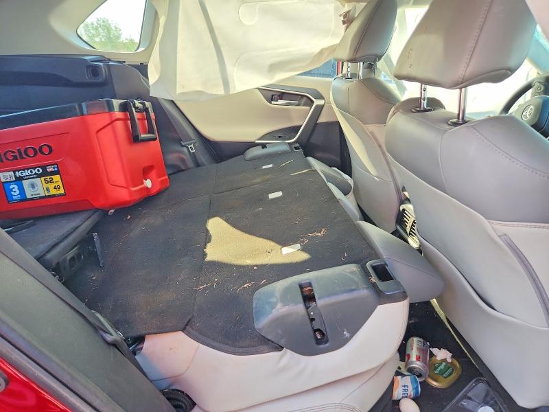 Photo 11 from auction – 2022 TOYOTA RAV4 with VIN 4T3D6RFV0NU082208