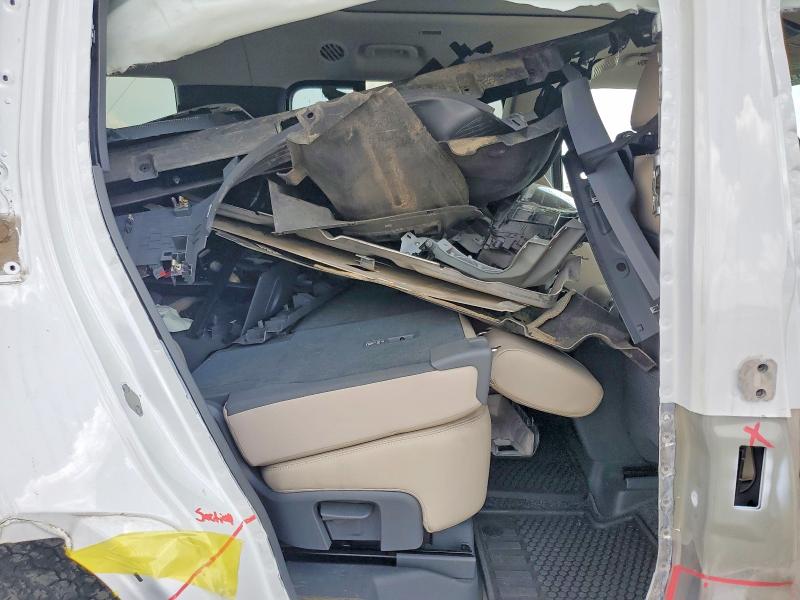 Photo 10 from auction – 2023 LAND ROVER DEFENDER with VIN SALEPFEU7P2209288