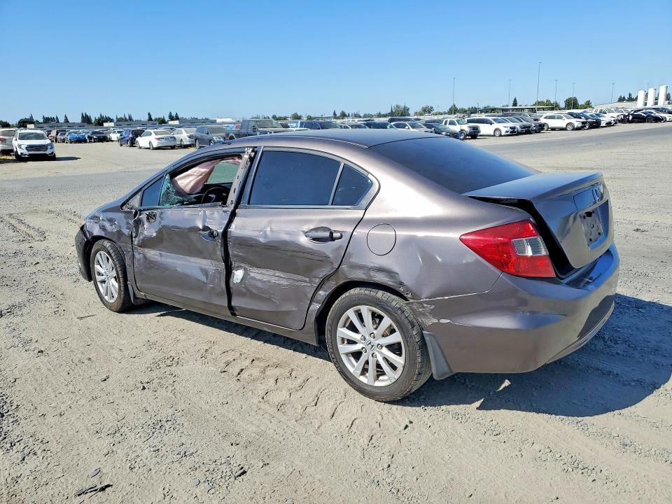 Photo 2 from auction – 2012 HONDA CIVIC with VIN 2HGFB2F86CH605509
