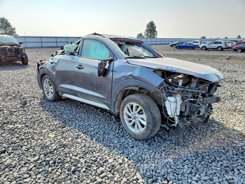 Photo 4 from auction – 2017 HYUNDAI TUCSON with VIN KM8J3CA42HU562903