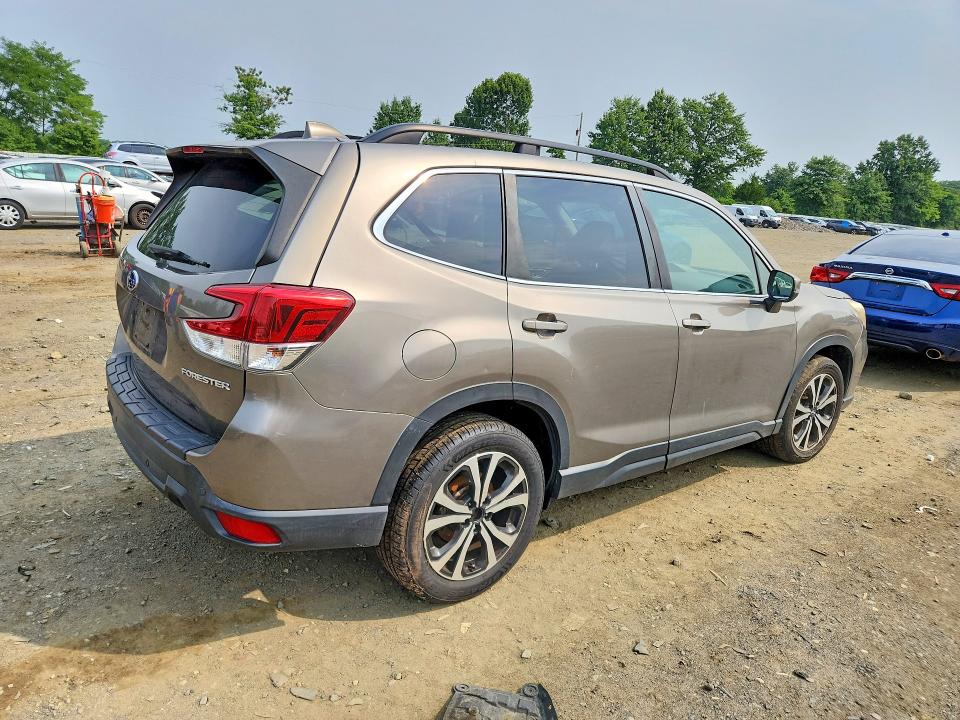 Photo 3 from auction – 2019 SUBARU FORESTER with VIN JF2SKAUC8KH555040