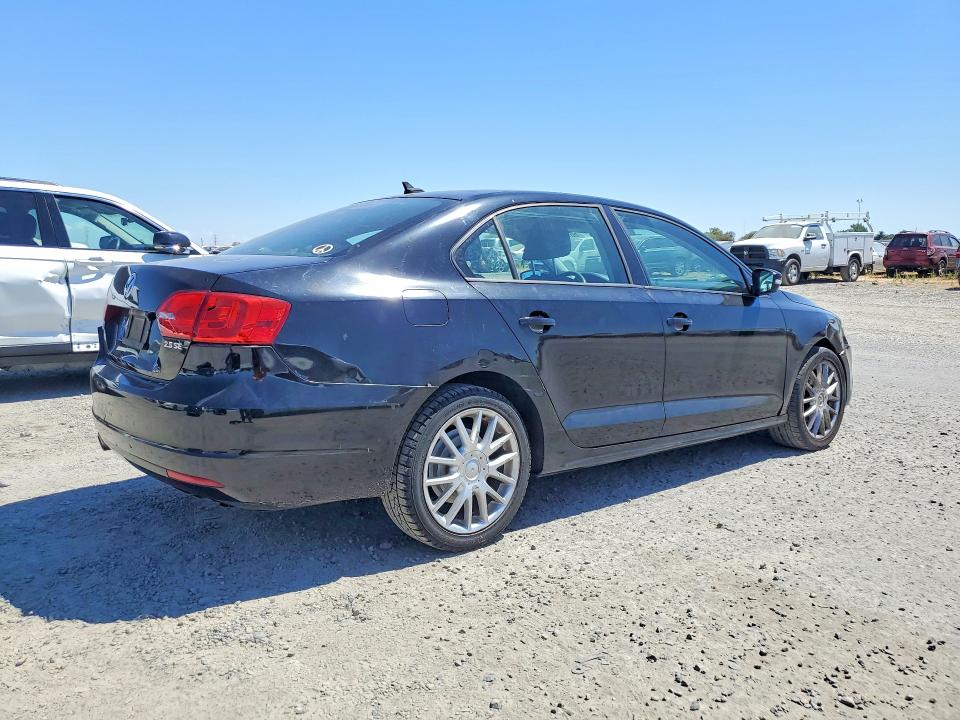 Photo 3 from auction – 2011 VOLKSWAGEN JETTA with VIN 3VWDX7AJ1BM369007