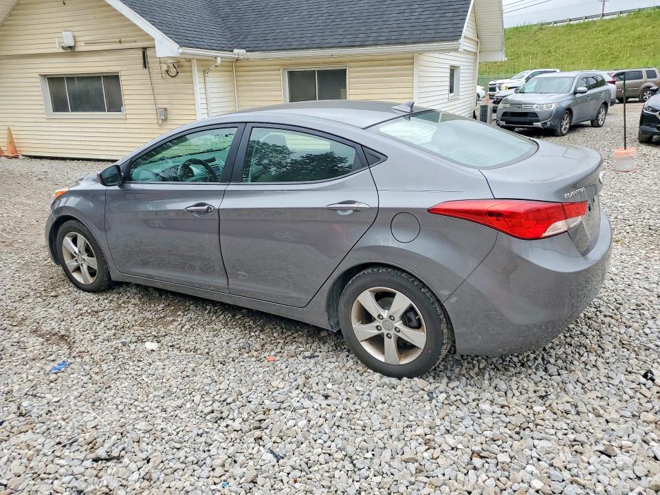Photo 2 from auction – 2013 HYUNDAI ELANTRA with VIN 5NPDH4AE4DH426102