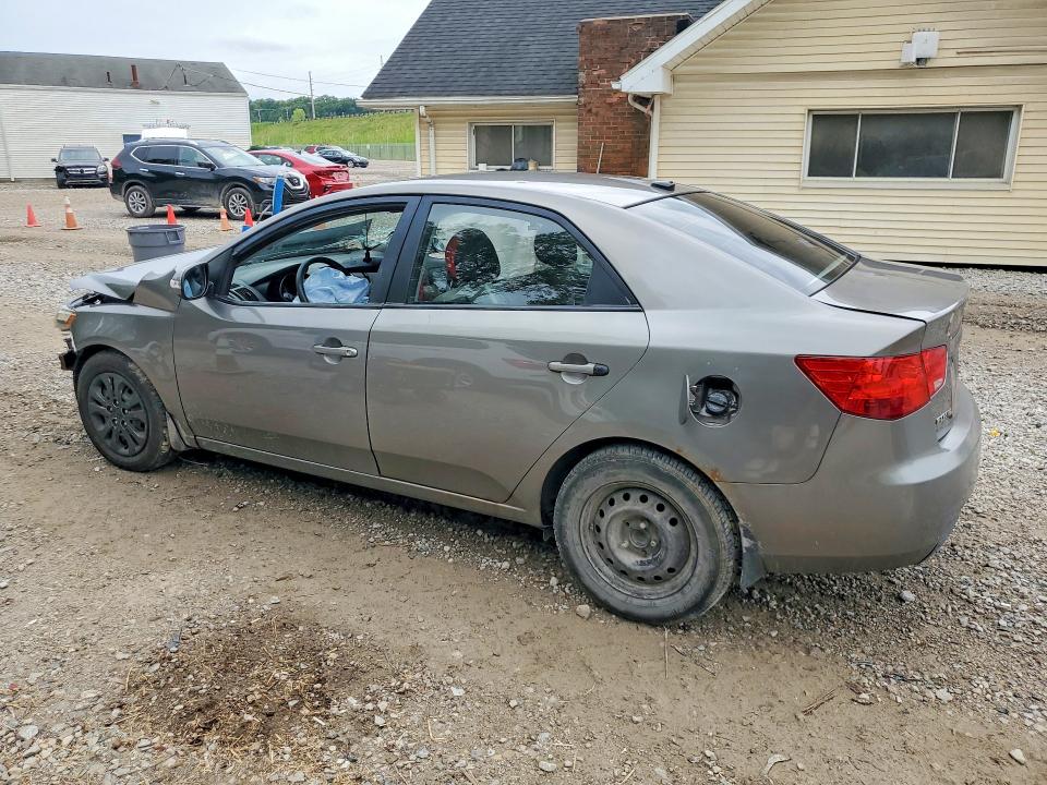 Photo 2 from auction – 2010 KIA FORTE with VIN KNAFU4A20A5809943