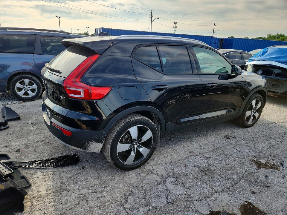 Zdjęcie 3 z aukcji – 2020 VOLVO XC40 z VIN YV4162UK3L2325810