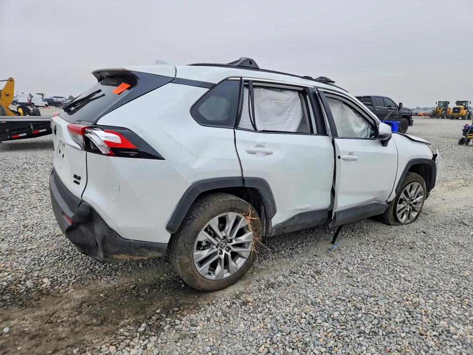 Photo 3 from auction – 2025 TOYOTA RAV4 with VIN 2T3A1RFV8SW570089