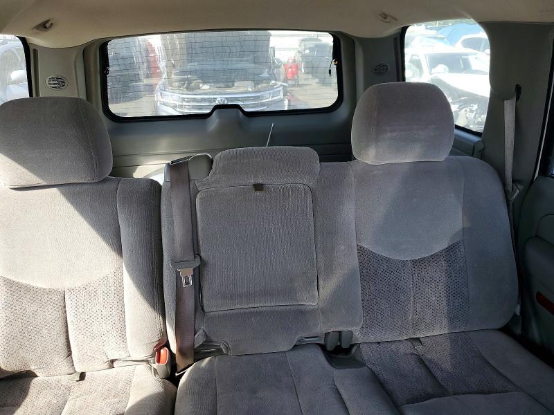 Снимка 10 от търг – 2004 CHEVROLET TAHOE с VIN 1GNEC13T04J124429