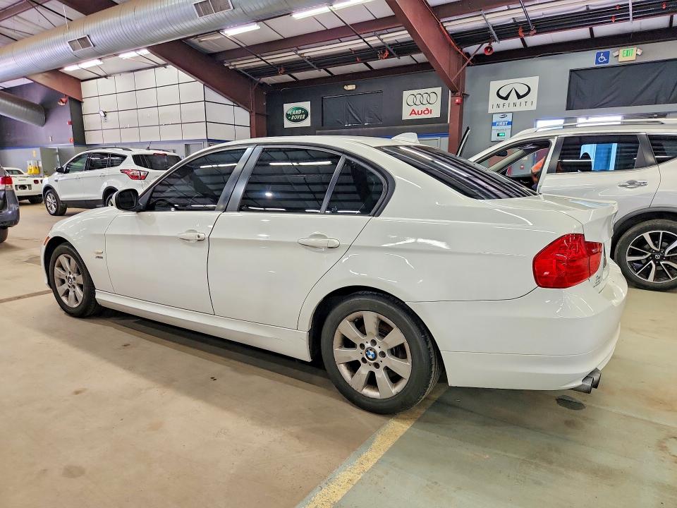 Photo 2 from auction – 2011 BMW 328 with VIN WBAPK5G57BNN30329