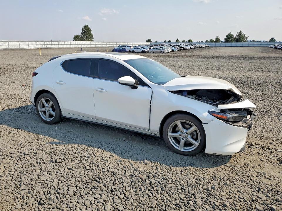 Photo 4 from auction – 2021 MAZDA 3 with VIN JM1BPBML0M1333383