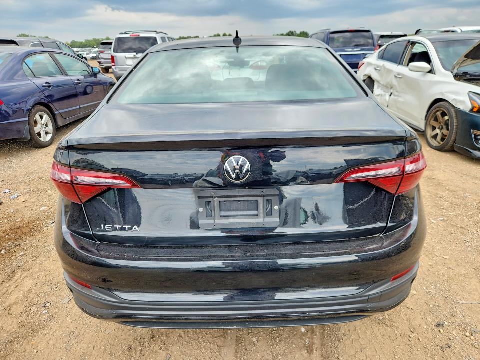 Photo 6 from auction – 2024 VOLKSWAGEN JETTA with VIN 3VW5M7BU1RM101770