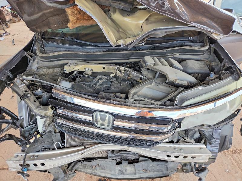 Photo 12 from auction – 2017 HONDA PILOT with VIN 5FNYF6H07HB023345