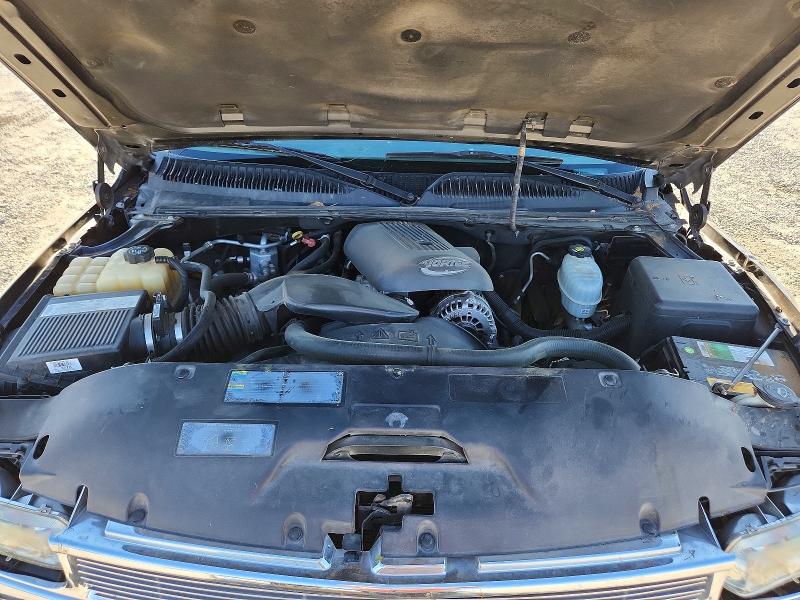 Photo 12 from auction – 2004 CHEVROLET SUBURBAN with VIN 3GNEC16T84G327288