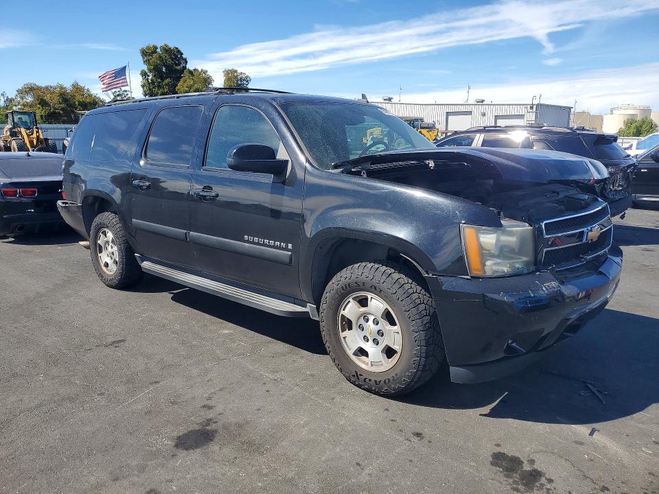 Photo 4 from auction – 2007 CHEVROLET SUBURBAN with VIN 3GNFC16097G206753