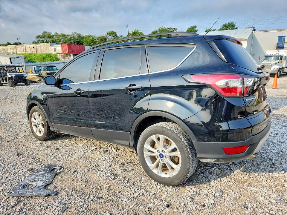 Photo 2 from auction – 2017 FORD ESCAPE with VIN 1FMCU0GD4HUB00774