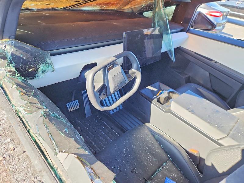 Photo 8 from auction – 2024 TESLA CYBERTRUCK with VIN 7G2CEHEE3RA000326
