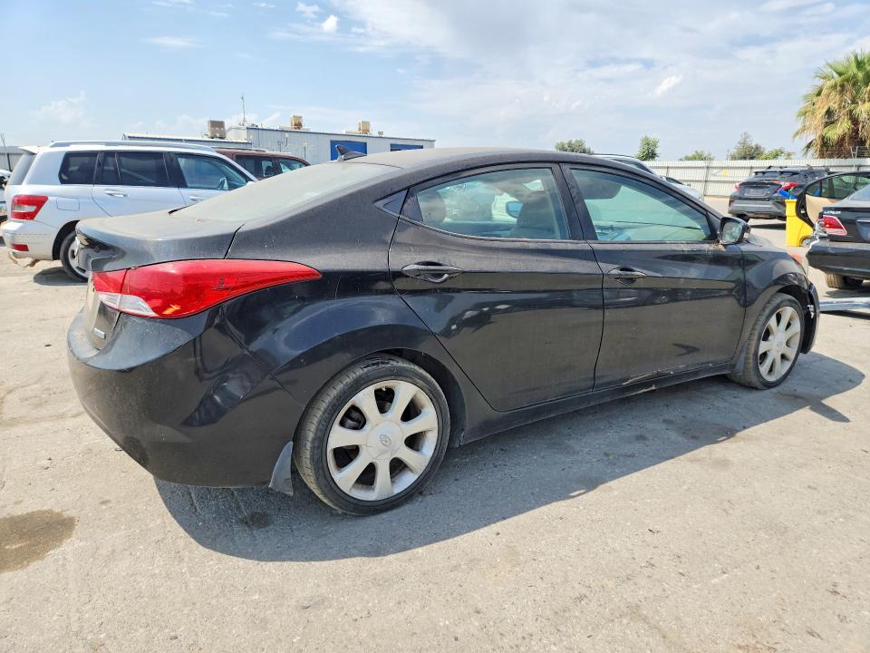 Photo 3 from auction – 2013 HYUNDAI ELANTRA with VIN KMHDH4AE2DU686970