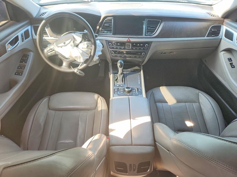 Photo 8 from auction – 2015 HYUNDAI GENESIS with VIN KMHGN4JE2FU041793
