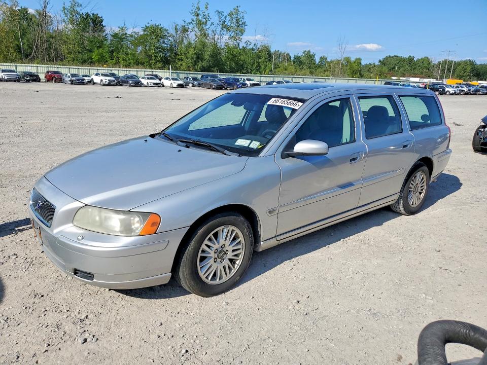 2005 VOLVO V70