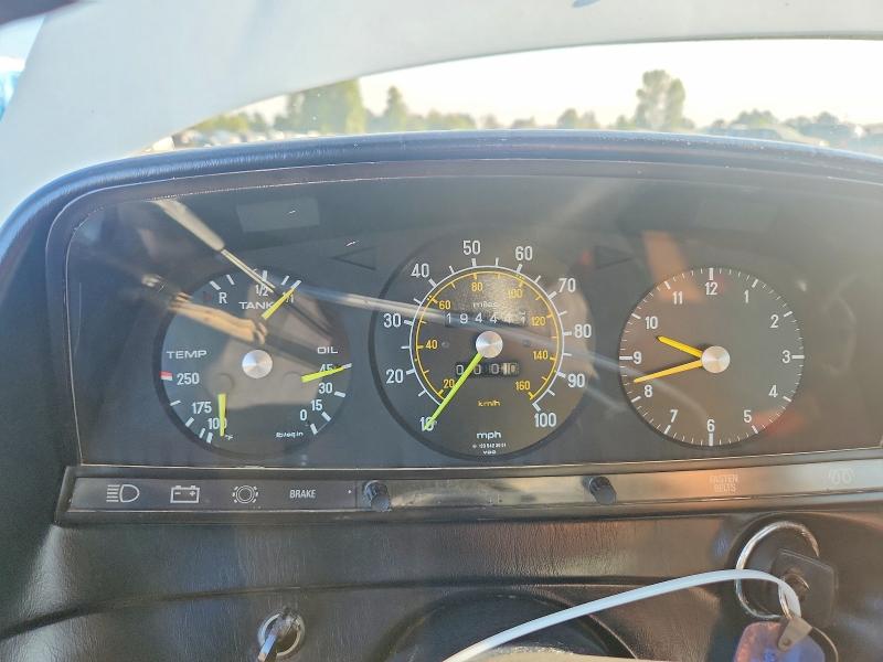 Photo 9 from auction – 1982 MERCEDES-BENZ 240 with VIN WDBAB23A7CB307686