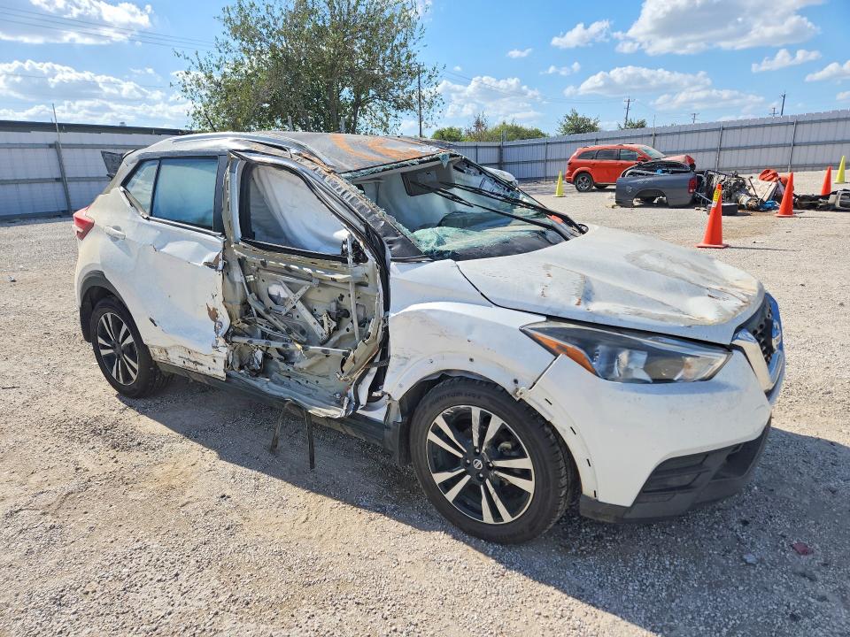 Photo 4 from auction – 2018 NISSAN KICKS with VIN 3N1CP5CU1JL516637